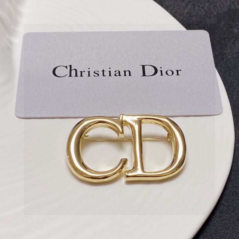 ch**an D*or brooches